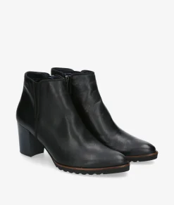 Botines Dorking 7224 en negro