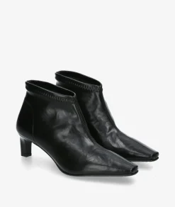 Botines pabloochoa.shoes 78102 en negro