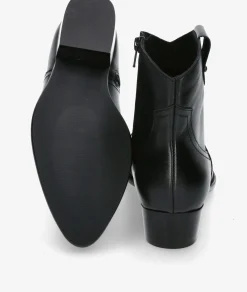 Botines pabloochoa.shoes CALIOPE SB TACHAS en negro