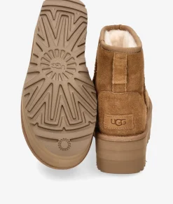 Botines UGG CLASSIC MINI PLATFORM en cuero
