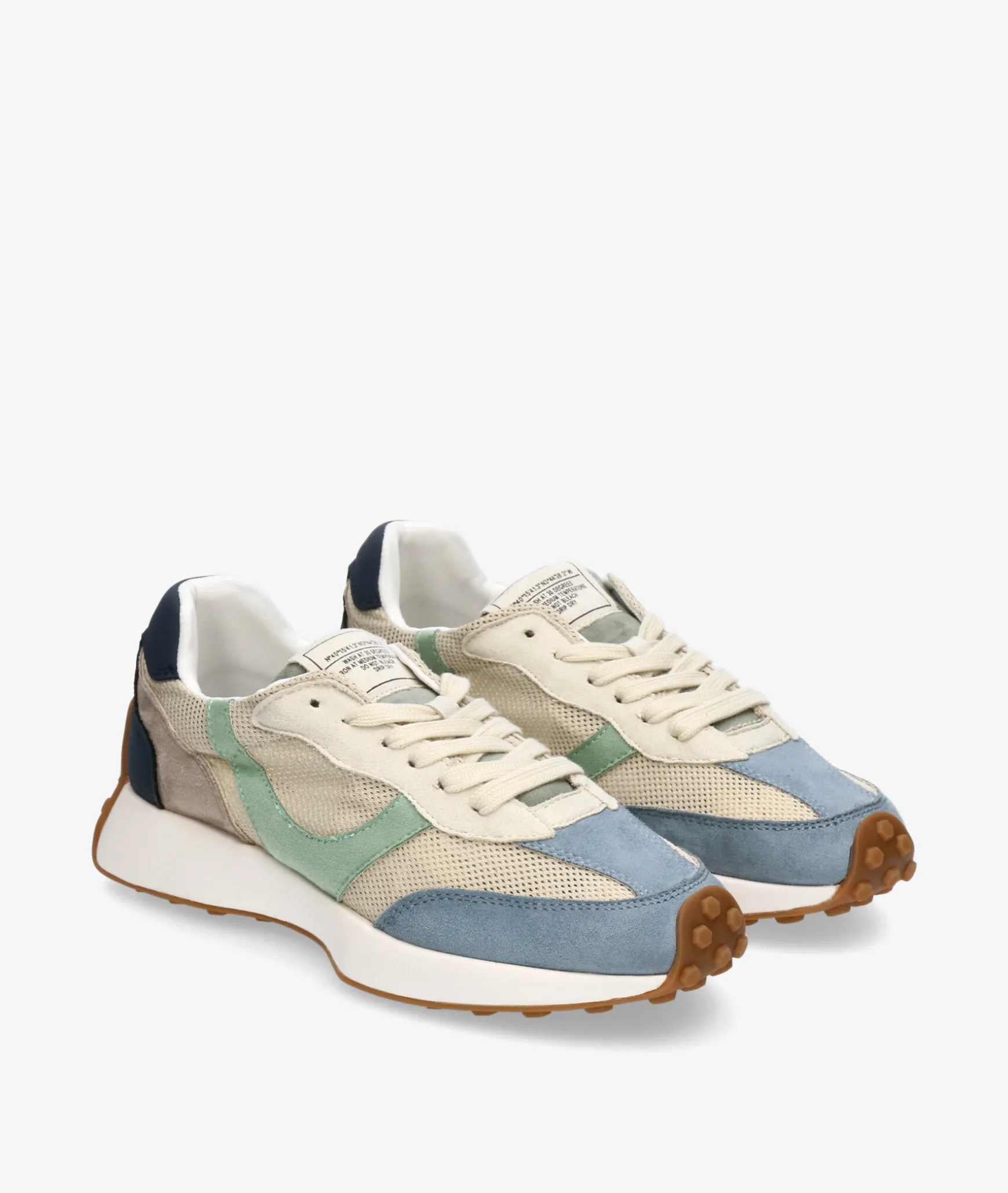Deportivos CORINA M6070 en jeans