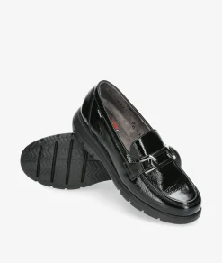 Mocasines Fluchos F1794 en charol negro