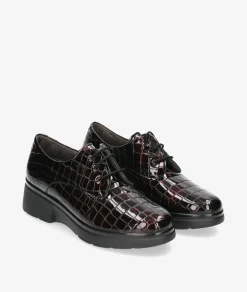 Zapatos inglés Pitillos 10057 en charol burdeos