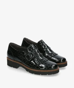 Zapatos Pitillos 10772 en charol negro